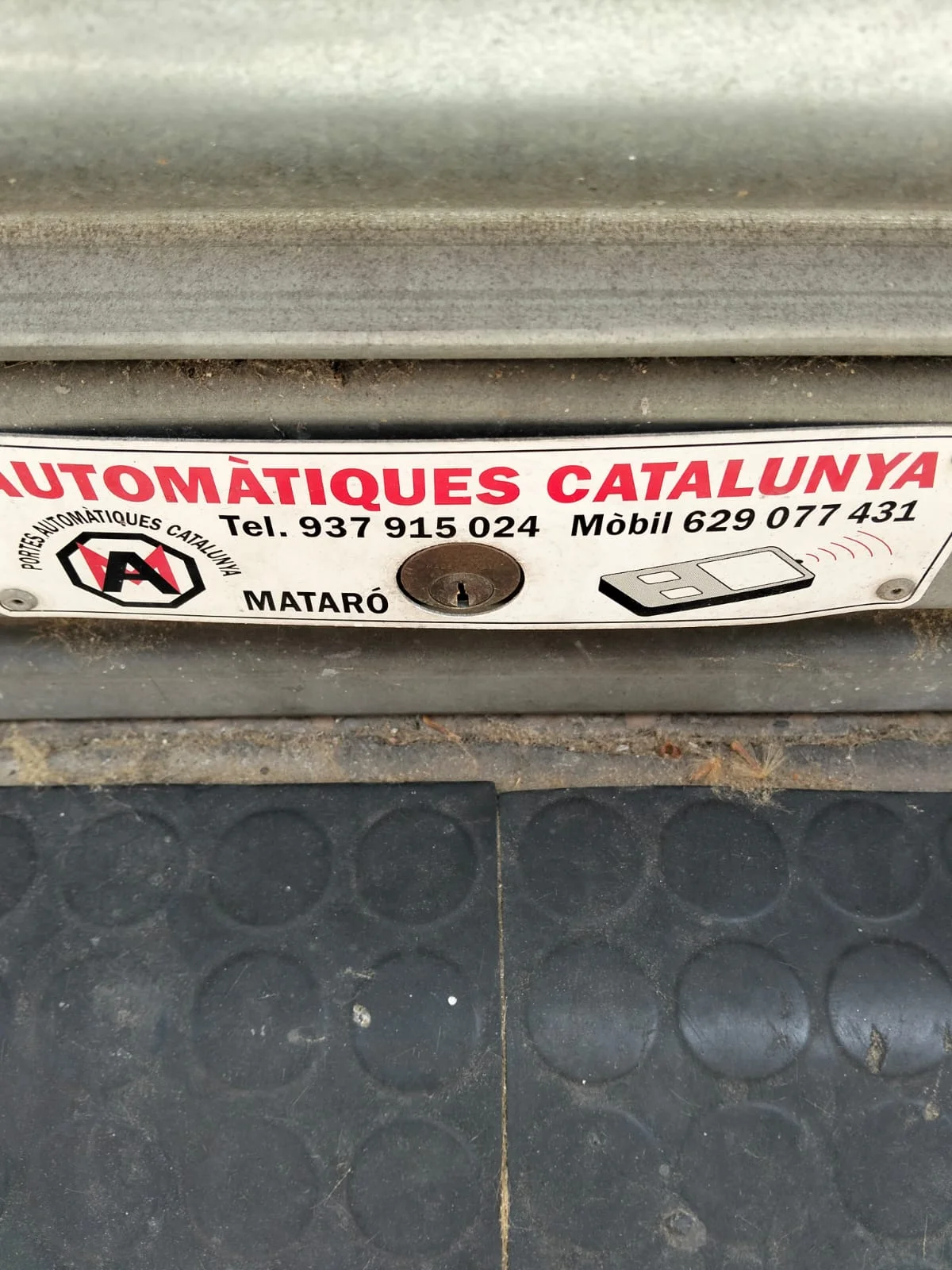 Serrallers per a l'obertura de caixes fortes sense danys
